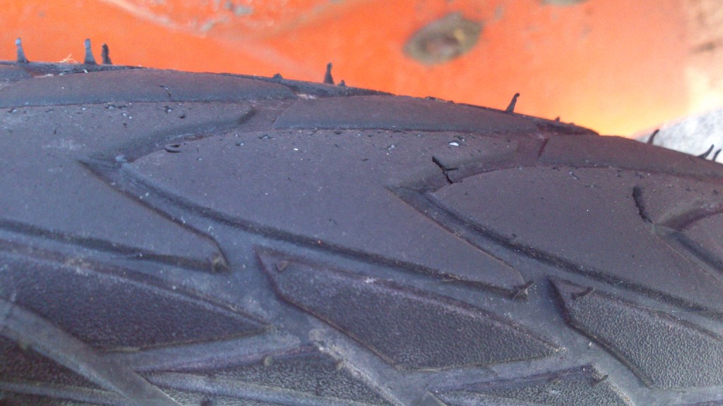 Huller og krater i dæk