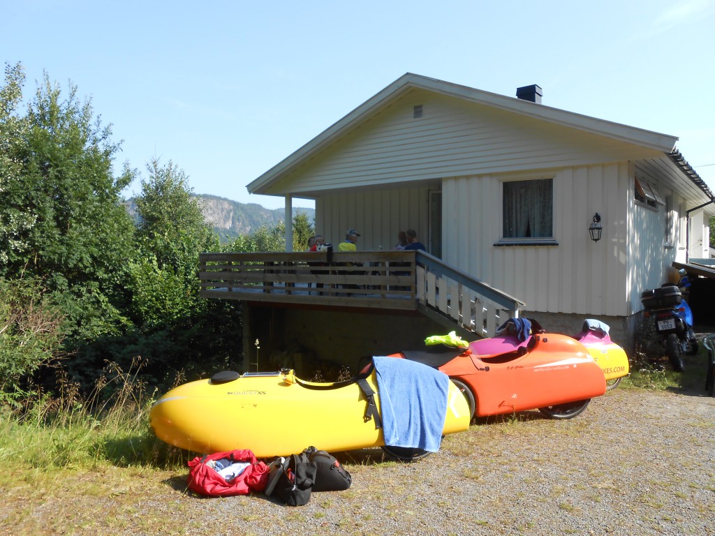 Morgenmad og pakning i Hvarnes