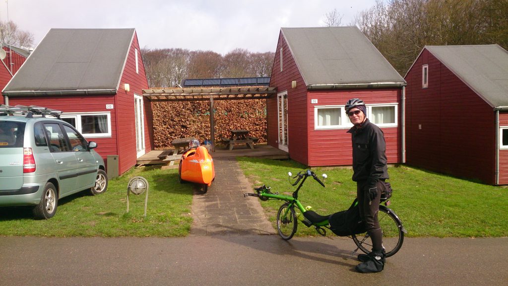 Liggecykel tur søndag, tilbage ved hytter